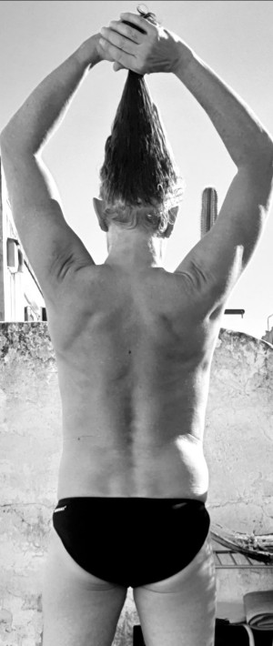 Xtudr - Carlospankee: Tengo 63 años, me gusta el spanking como spankee, es decir, me gusta recibir zurras en el culo. Quiero encontrar un bu...