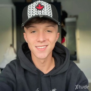 Xtudr - erickeith: I’m looking for serious relationship 