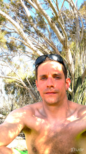 Xtudr - David412: Joven de 35 versátil buscando sesiones intensas de sexo en grupo