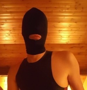 Xtudr - Qulo: I'm French but I live in Spain.
Open to all good things. Everything can be discussed. I'm looking to explore or expand my bdsm...
