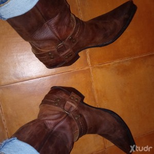 Xtudr - MasterBotas78: I'm a very bastard guy looking for a submissive man to dominate for a stable Dominant-submissive relationship.