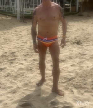 Xtudr - usameA4: Si eres amo y quieres usar a un sumiso obediente aquí me tienes me puedes usar sólo o si quieres con tus amigos soy obedien...