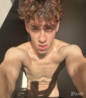 Xtudr - McKenzie: Selling content 😏