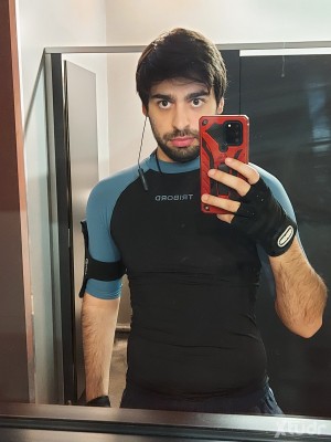 Xtudr - MiguelMars: Hetero curioso que quiere probar el bdsm, solo quiero ser pasivo.
Me encanta la feminizacion, humillacion...
Soy timido ...