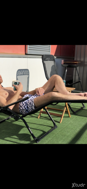 Xtudr - Mike07: Straight on the street, soccer player type, in intimacy submissive looking for a dominant man to serve and obey.