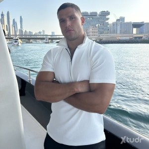 Xtudr - stallone: I’m a dominant top and I can be bottom as well  I’m into taking control on my submissive bottoms I love nipple play love g...