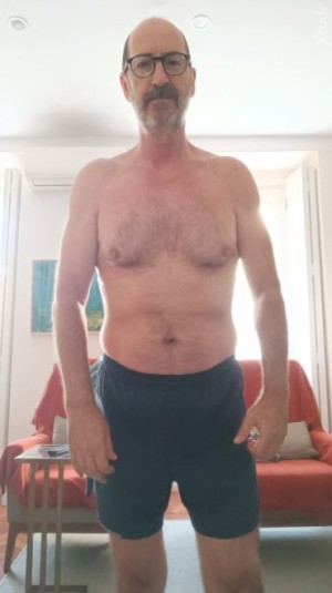 Xtudr - oscarpezoneo: Busco sumiso para practicar BDSM. Atar, azotar, torturar genitales y pezones, penetrar con consolador,... Ni cobro ni ...