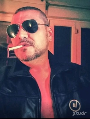 Xtudr - GordoCerdo: Masculino, 50 años, aspecto hetero.
Buscando tíos que me dejen usarles, y de vez en cuando alguno que me use a mí. Tambi...