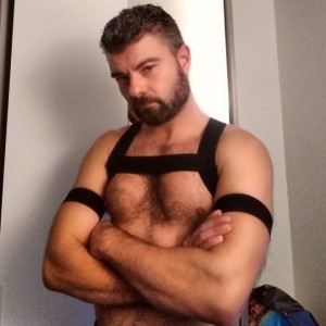 Xtudr - tnomerg: AMO italiano. Viajero incansable, culto, refinado. Activo, dominante, exigente… y sí, un poco narcisista (pero con motivos)...