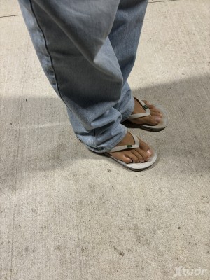 Xtudr - jovendom: Spoiled rich kid seeks slaves to satisfy his whims. Only financial domination.
I want you to lick my feet, spit, slap, gol...