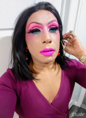 Xtudr - exoticbottombeauty: hi there. Long Island NY here !
I love older white gentlemen who are uncut and heavily hung.. 
I am really into ...