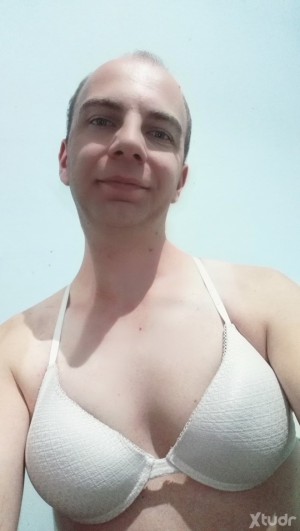 Xtudr - WuarrilloSandra69: I'm a little slut. I love to show off.
I would also love it if they make videos of me while they fuck me or while...