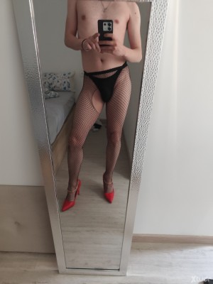 Xtudr - Pasmamon28: I'm a submissive bottom bitch 100x100