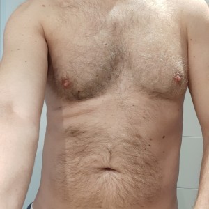Xtudr - micky1: I'm hairy but not too much, tall, athletic, well-endowed, top. I like many things... do you want to discover them?