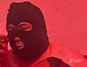 Xtudr - Switchgordo: I like to dominate a good submissive man. If he's young, it's better. I like having you at my feet. If you want, online...