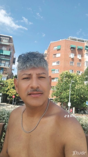 Xtudr - Act41: Venezolano en Madrid activo me mola dar caña rato largo  me gusta que me coman la pollla garganta profunda  un buen culo 