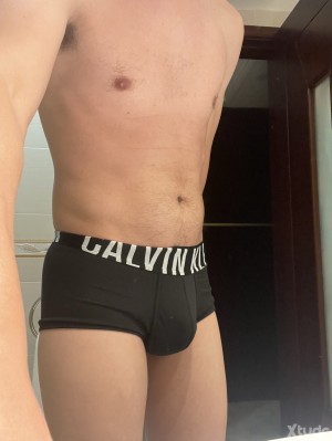 Xtudr - objetomad: Seré el objeto o juguete sexual que decidas
Fuckdoll, urinario…
La primera foto del perfil es mía. El resto son prácticas...