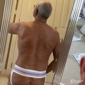 Xtudr - Baranq: No face photo - no reply.
Mature hairy bottom guy 64 years old looking for active dominant top guy 25 to 50 years old.
| am ...