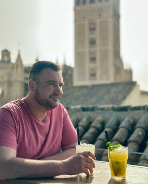 Xtudr - Obediente36: Busco un Alpha que entienda la sumisión como algo más allá del sexo. Buscando entregarme por completo.