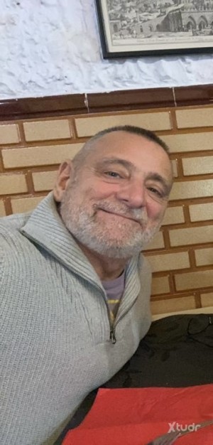Xtudr - Juanje: Me gusta ser sumiso y obediente, adorar los pies de mi Amo…y cosas así 