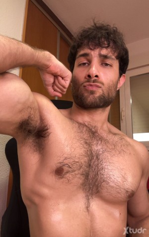 Xtudr - edward1111: love sending pics and receiving pics