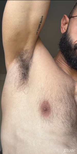 Xtudr - Tonibenega: Muscular bottom, unshaven, looking to enjoy morbid situations. 
Tattooed, already marked as a submissive, few limits and...