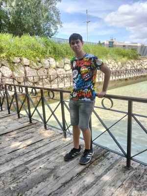 Xtudr - Javikas: Soy muy tímido y miedoso un poco infantil, quiero un chico que me proteja pero también sepa hacer que me comporte y control...