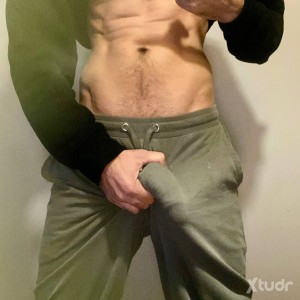 Xtudr - StraightDomXXL: Straight dominant. Big energy, big presence. No games, no drama. Handsome, real, and built different. I run things m...