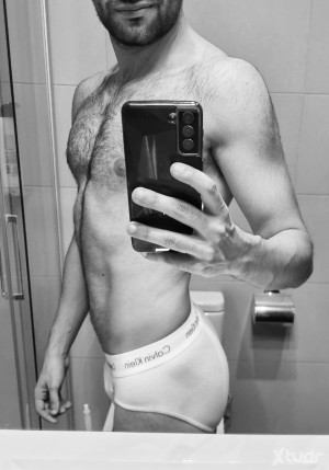 Xtudr - sub🍑: Sumiso pero un poco rebelde. Algo tímido. Buscando doms de mi edad aprox. Éntrame y dimé qué buscas. Me encanta que me pogan e...