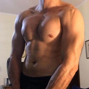 Xtudr - AlphaGym: Un buen sumiso no opina, agradece el privilegio de poder servir. Me dan igual tus gustos, tu función es satisfacer los mío...