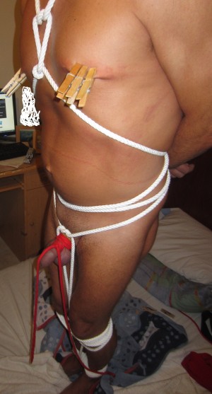 Xtudr - Orco: Switch, a bit of a brute and a little pervert. I can be a submissive but never 24/7. I drink piss, I'm into foot fetish, armpi...