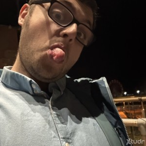 Xtudr - toyboy456: Hi am gay hi am looking for a boyfriend and sex with a big dick 
