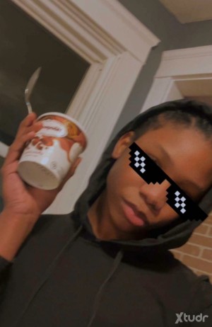 Xtudr - kcowzlsb: A boy with a big dick
