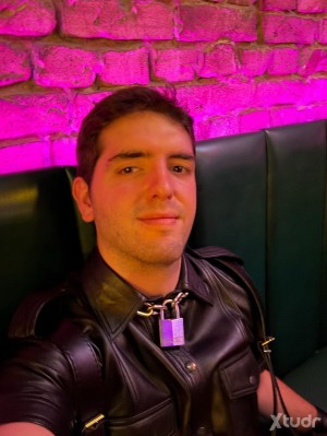 Xtudr - PupRubberBoy: Hello! Talk to me, I don't bite. Few limits.