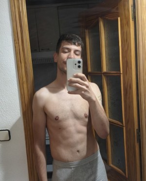 Xtudr - esclavopiesmadrid: My goal is to find a superior male who needs a footlicker in property. Lick, smell, massage, nails, hardness, foo...