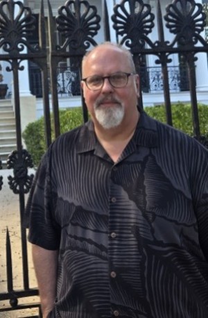 Xtudr - Subdrew: Submissive bear dad needs dominate alpha to permanently take total control. Very obedient and committed for permanent owner...