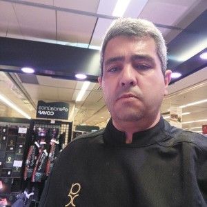 Xtudr - xAmoralosActivos: Submissive male, obedient, chubby and hairless, looking for dominant men for regular sex.
