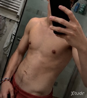Xtudr - hetVirgin18: Visiting🇪🇸. Young boy.
I’m looking for a guy to take my virginity
