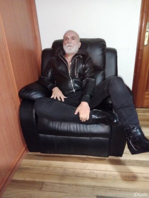 Xtudr - LuisFiuza: Hombre maduro bien llevados, me gusta disfrutar de un buen polvo cañero entre otras cosas y abierto a descubrir nuevas ex...