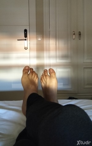 Xtudr - Amo_Superior: Me gusta que mis esclavos me mimen con regalos, tributos y me faciliten la vida mientras lamen mis pies
En el primer m...