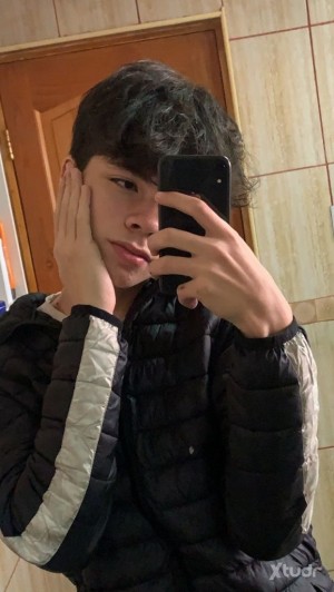 Xtudr - Mike_55: Pasivo/Bottom 
Searching for a man who can please me 