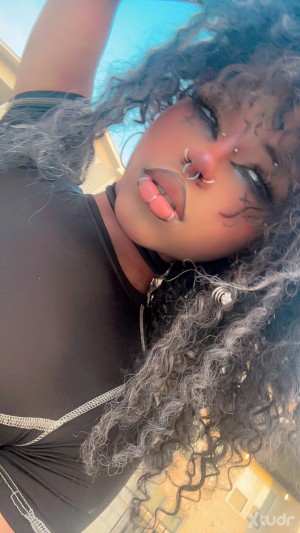 Xtudr - aunikah: I love to dance and cook I love fashion and going out imma yoga teacher and a cheerleader 