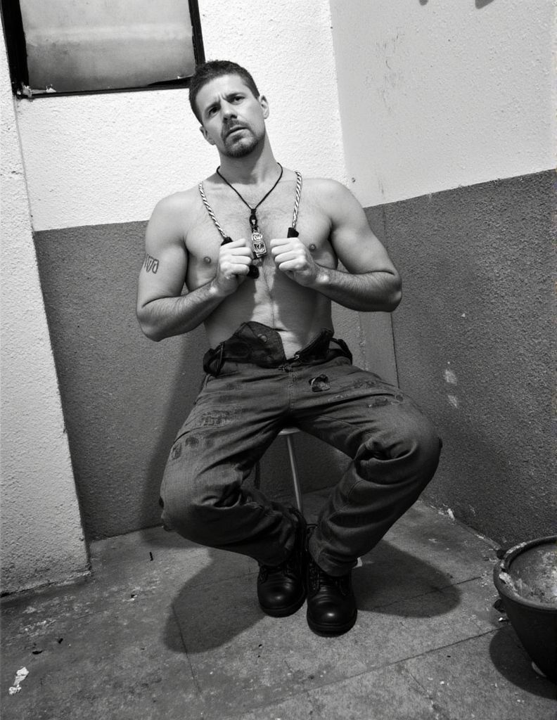 blanco y negro. 
