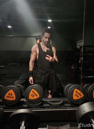 Xtudr - AmoMasterXXX: No perdamos el tiempo. Busco real. Tengo sitio en Legazpi, quedo por las noches. 
Molaría alguien doméstico desnudo de...