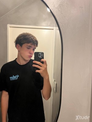 Xtudr - Pibedominante: Hello I'm a dominant master, I'm 18 years old, skinny and handsome, addicted to sex, I'm into morbid fascination and ...