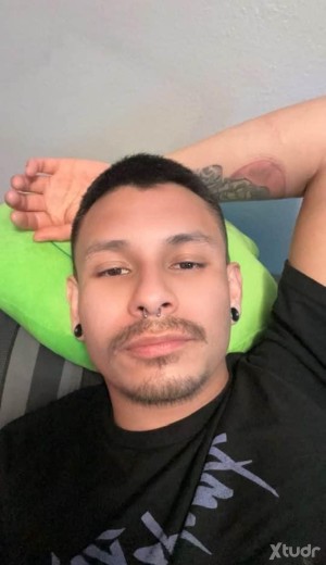 Xtudr - urdadismyride: Looking for older daddies and bears! Sub here and down for anything 