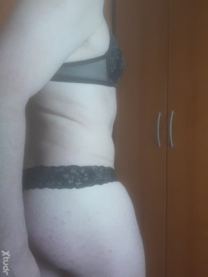 Xtudr - cmpya: Soy hetero casado novato tengo morbo y ganas por iniciarme en rol de nena complaciente sumisa. En Valladolid. Discreto