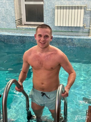 Xtudr - Kyrlor: Busco un hombre adulto y serio
