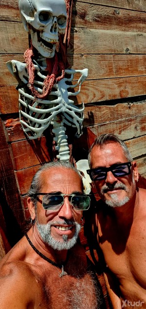 Xtudr - TWOSILVERFOX: Pareja estable casada, con las ideas claras. Con ganas de pasarlo bien y experimentar cosas nuevas.
Buscando un esclav...