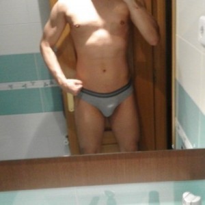 Xtudr - sergyhot27: I'm interested in very large cocks (at least 18 CM). I'm Versatile with experience, if you're only looking for Top or on...